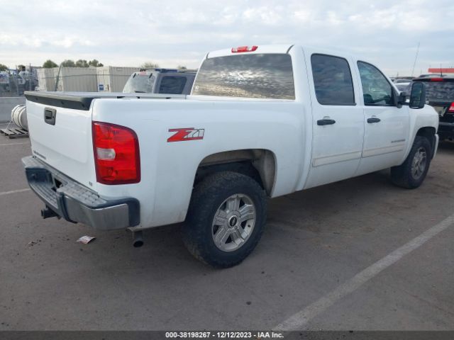 Photo 3 VIN: 3GCPCSE04BG372840 - CHEVROLET SILVERADO 1500 