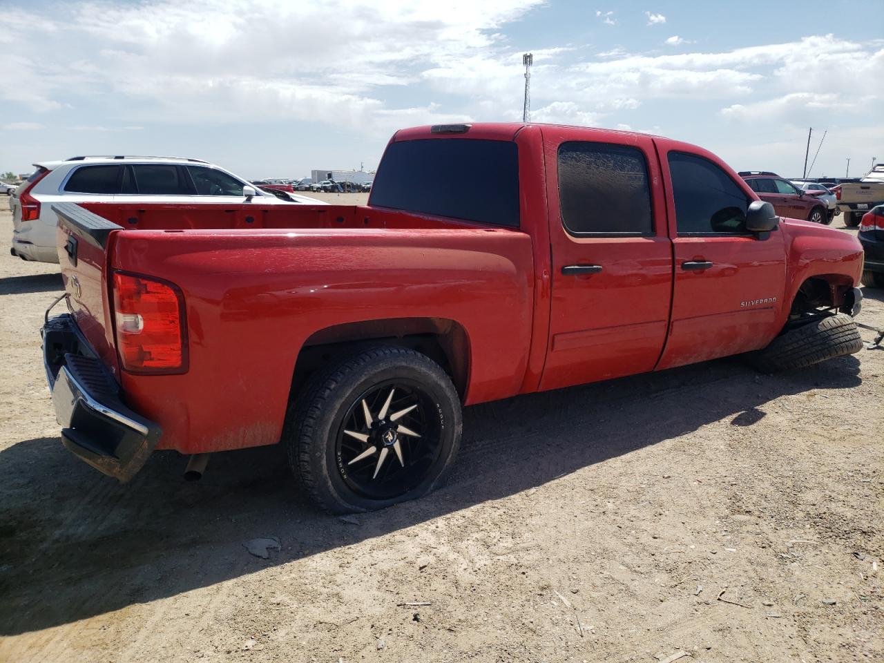 Photo 2 VIN: 3GCPCSE04DG232628 - CHEVROLET SILVERADO 