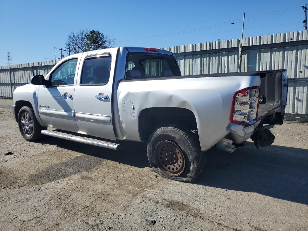 Photo 1 VIN: 3GCPCSE04DG263328 - CHEVROLET SILVERADO 