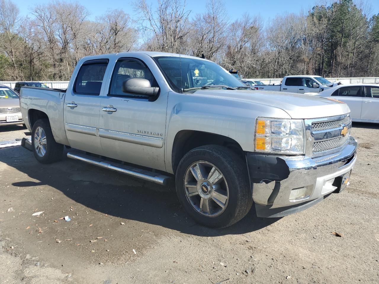 Photo 3 VIN: 3GCPCSE04DG263328 - CHEVROLET SILVERADO 