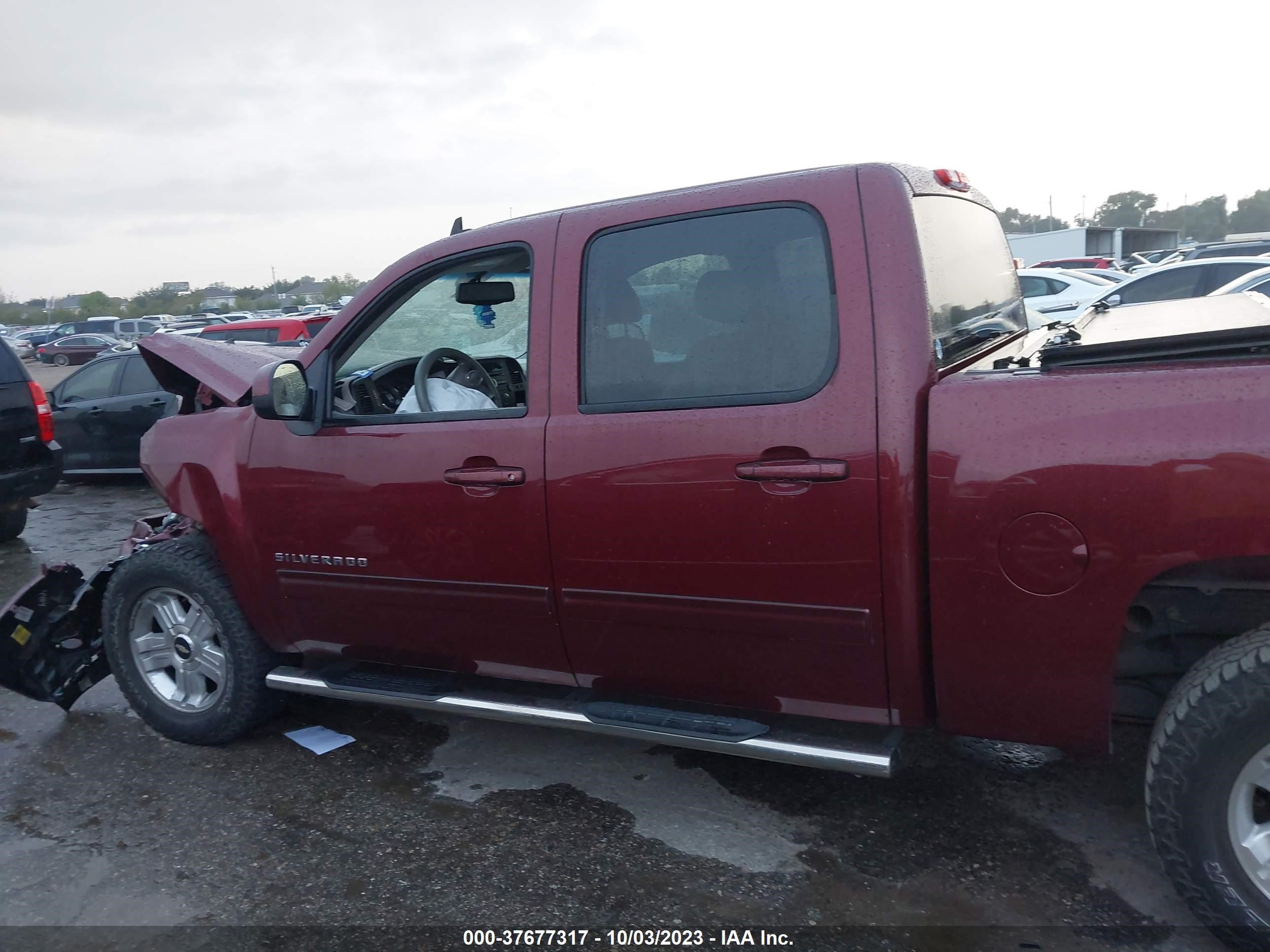 Photo 13 VIN: 3GCPCSE04DG264981 - CHEVROLET SILVERADO 