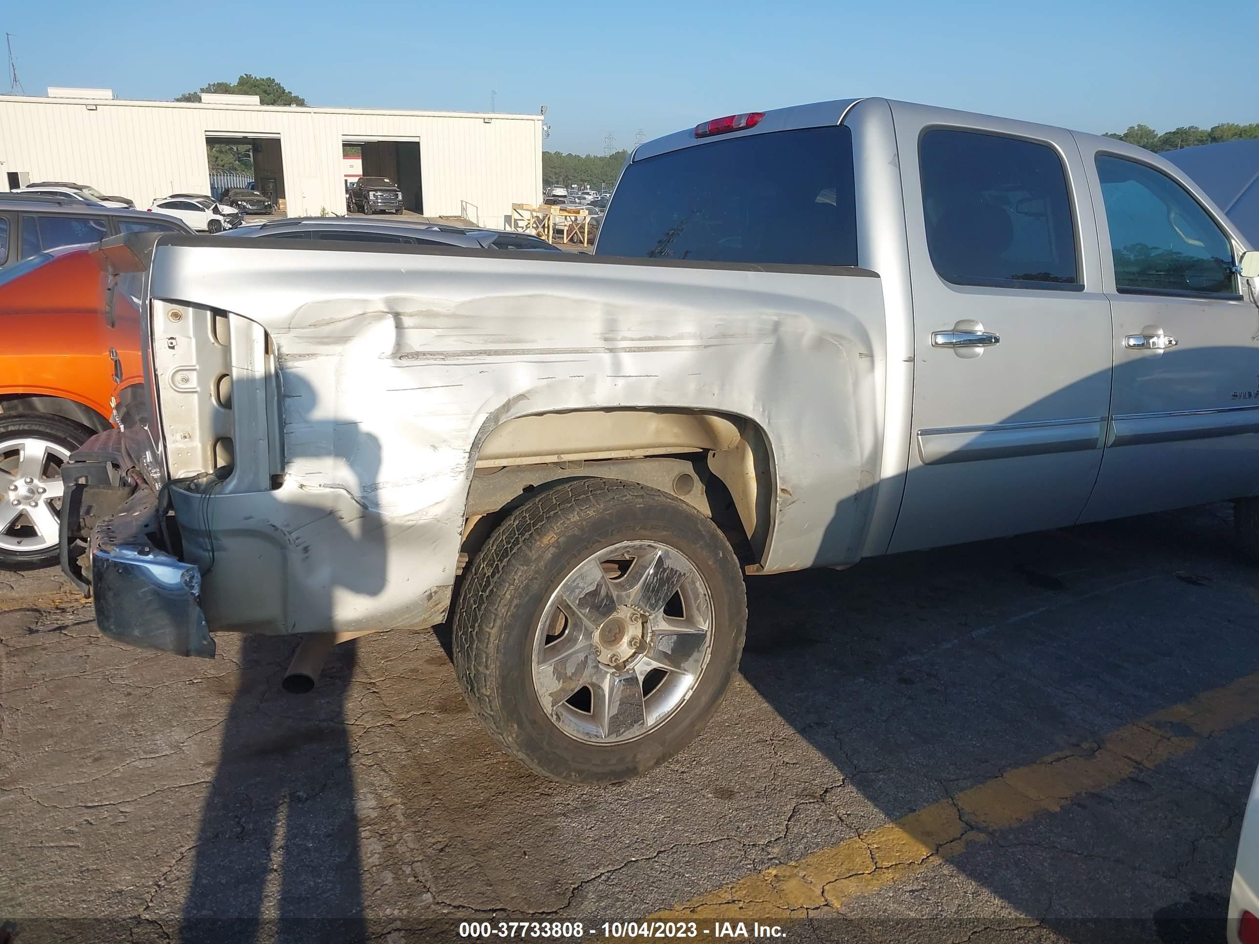 Photo 5 VIN: 3GCPCSE05BG220954 - CHEVROLET SILVERADO 