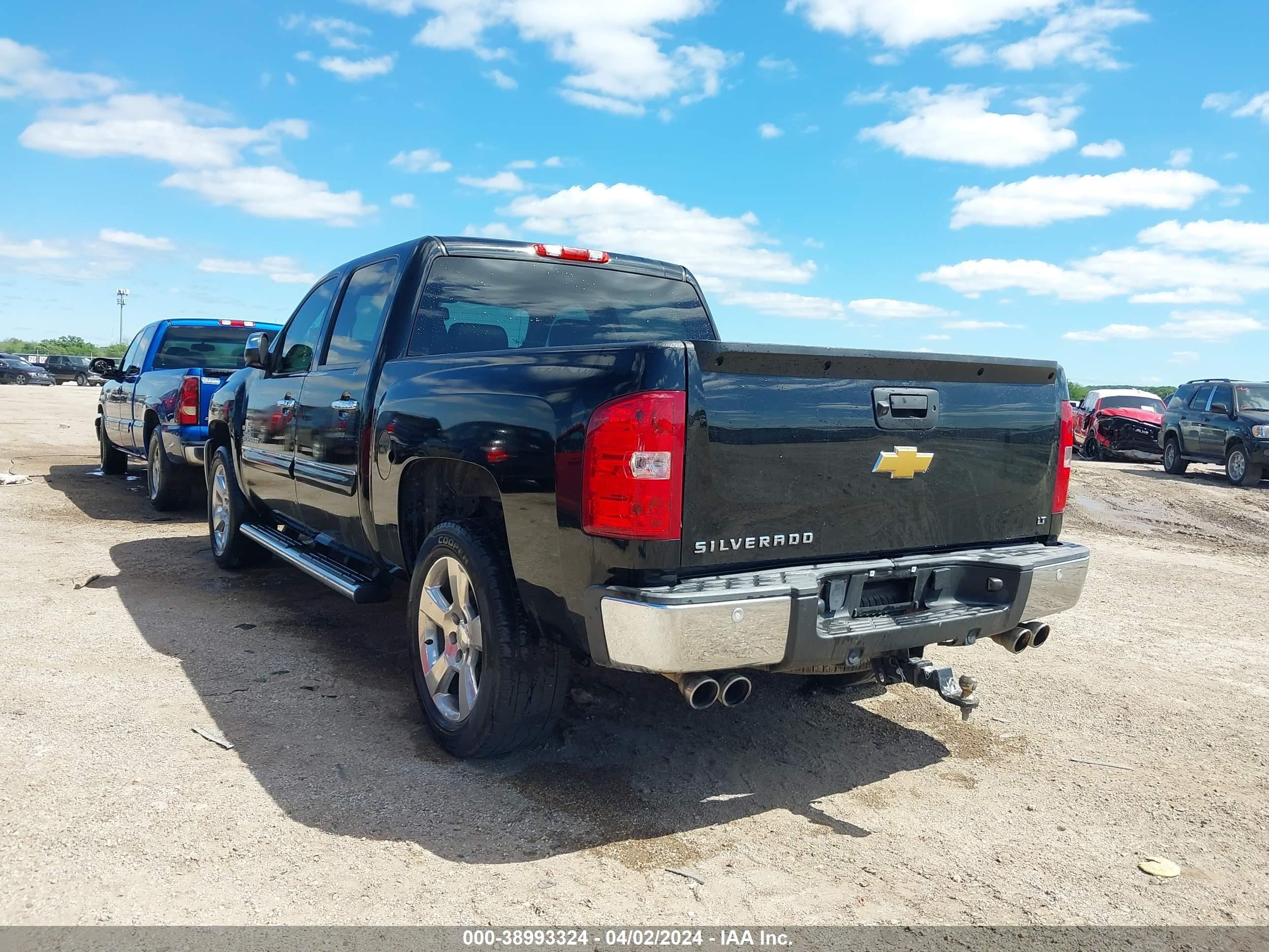 Photo 2 VIN: 3GCPCSE05DG328378 - CHEVROLET SILVERADO 