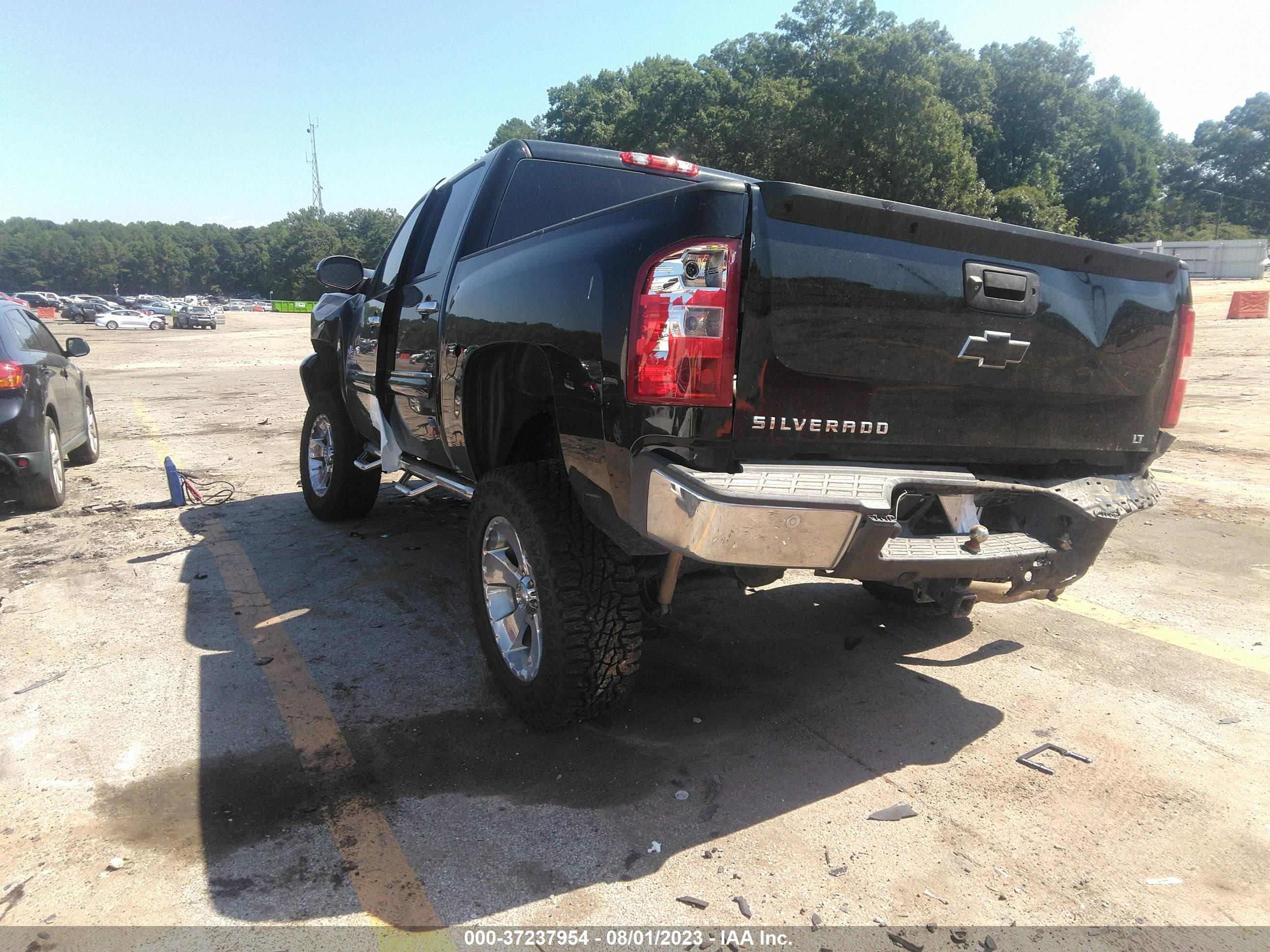 Photo 2 VIN: 3GCPCSE06DG167717 - CHEVROLET SILVERADO 