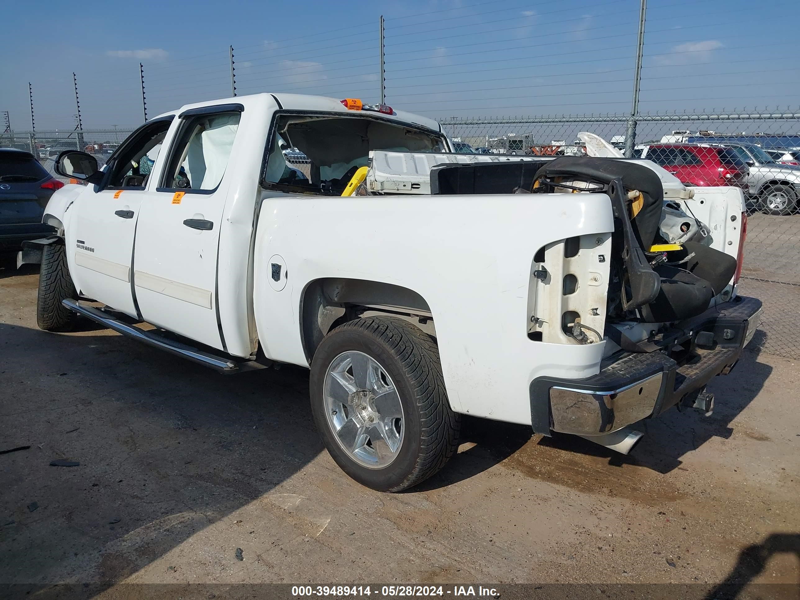 Photo 2 VIN: 3GCPCSE07CG201212 - CHEVROLET SILVERADO 