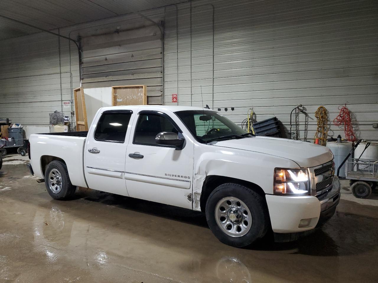 Photo 3 VIN: 3GCPCSE08BG255004 - CHEVROLET SILVERADO 