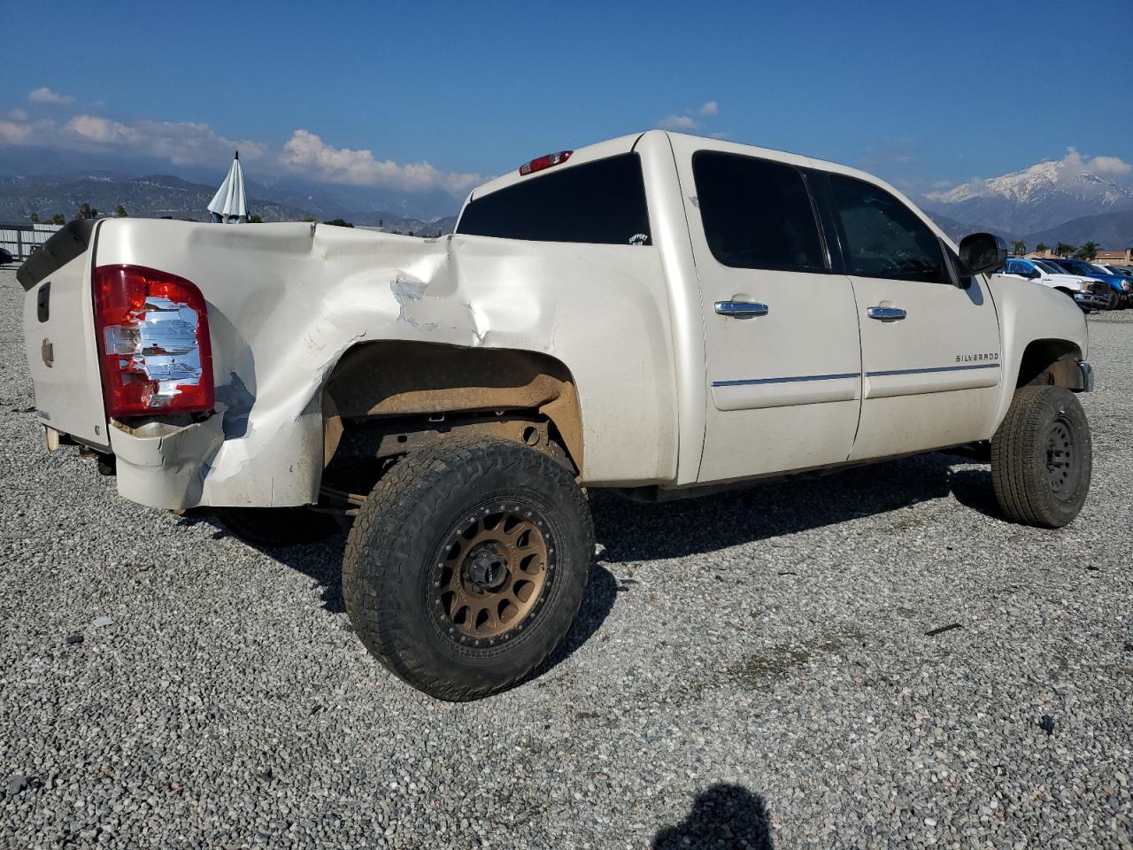 Photo 2 VIN: 3GCPCSE08DG247522 - CHEVROLET SILVERADO 