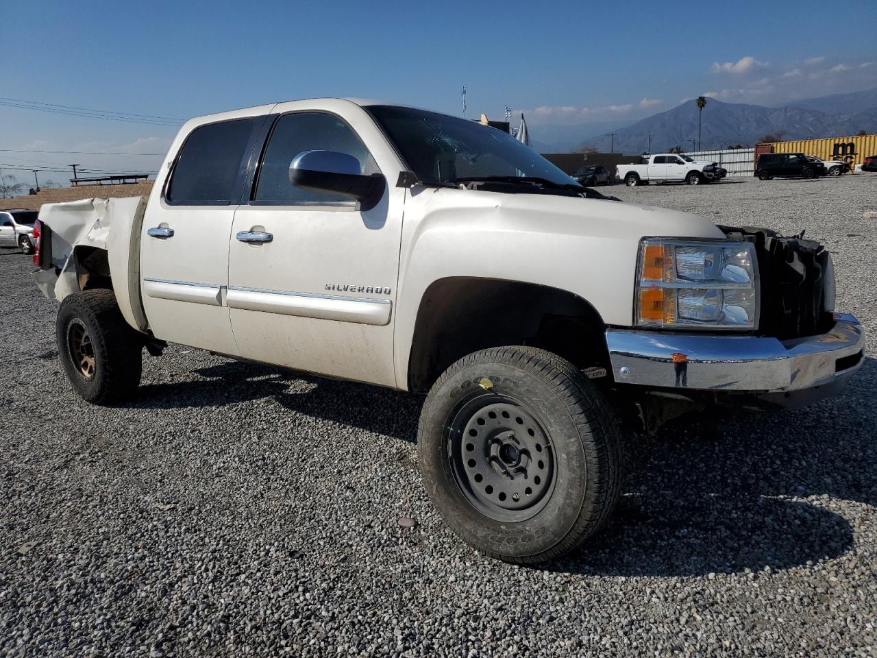 Photo 3 VIN: 3GCPCSE08DG247522 - CHEVROLET SILVERADO 