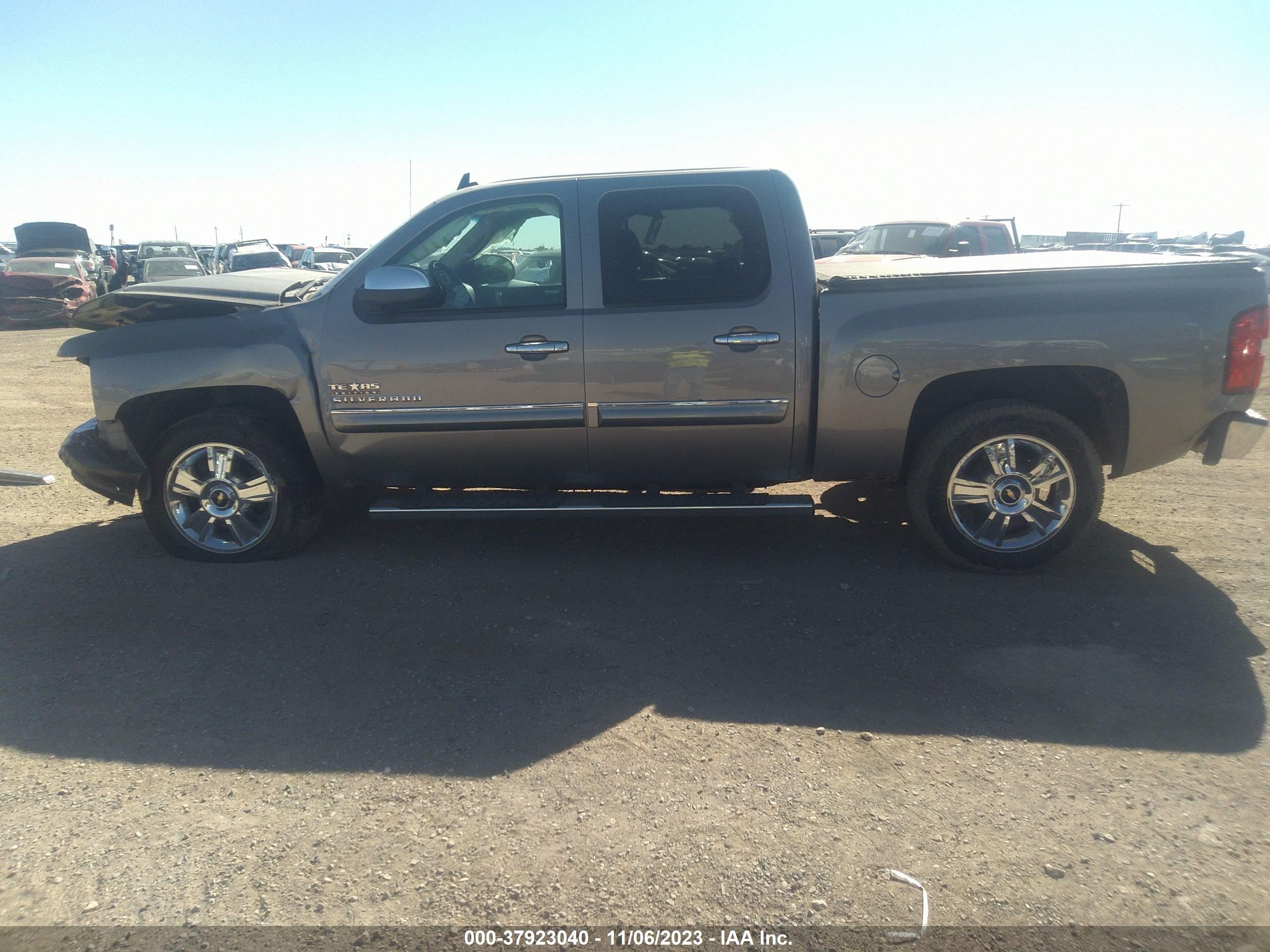 Photo 14 VIN: 3GCPCSE08DG322736 - CHEVROLET SILVERADO 