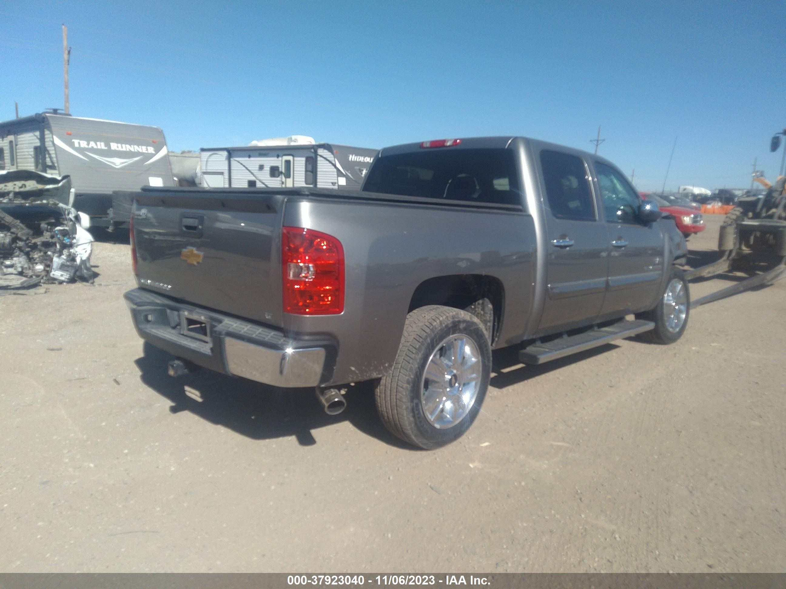 Photo 3 VIN: 3GCPCSE08DG322736 - CHEVROLET SILVERADO 