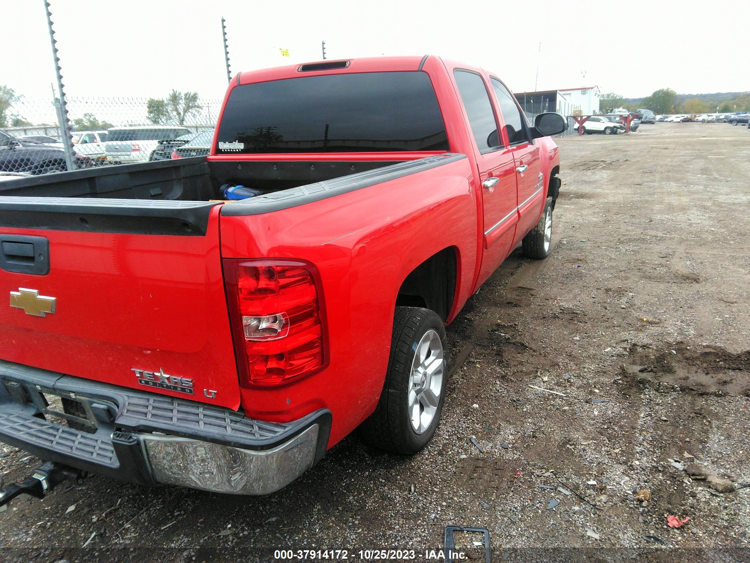 Photo 3 VIN: 3GCPCSE09BG341499 - CHEVROLET SILVERADO 