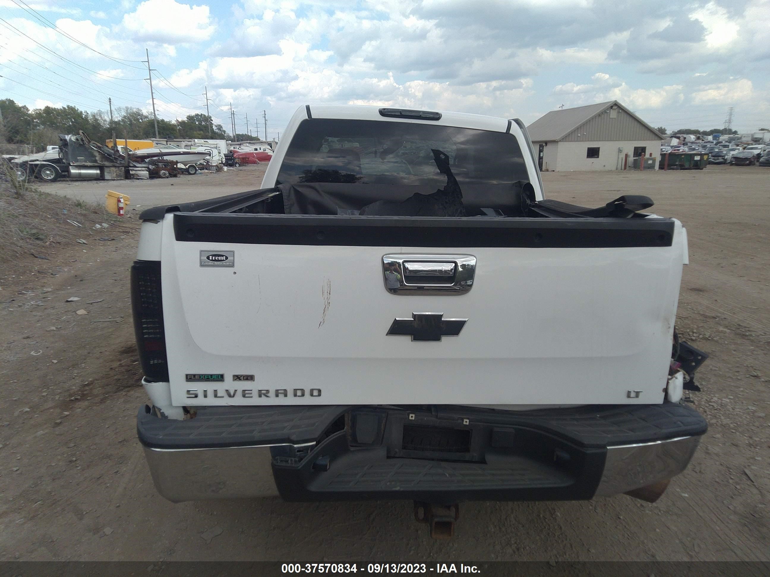 Photo 14 VIN: 3GCPCSE37BG141067 - CHEVROLET SILVERADO 