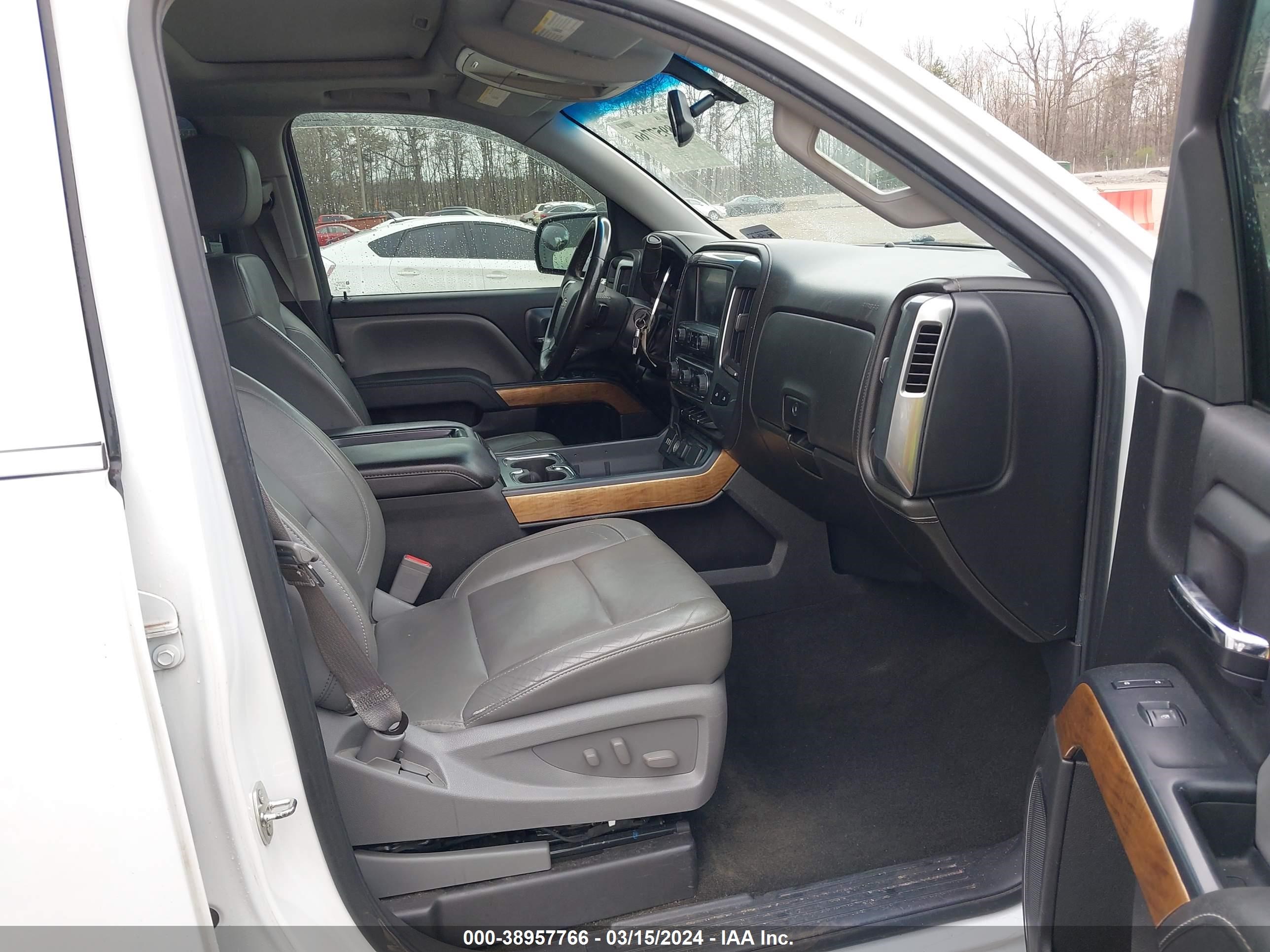 Photo 4 VIN: 3GCPCSEC2FG263955 - CHEVROLET SILVERADO 