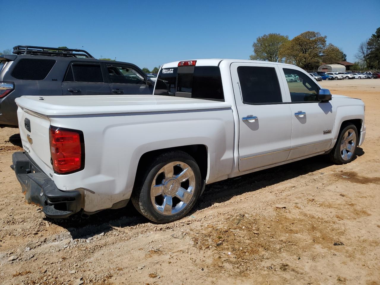 Photo 2 VIN: 3GCPCSEC3EG433237 - CHEVROLET SILVERADO 