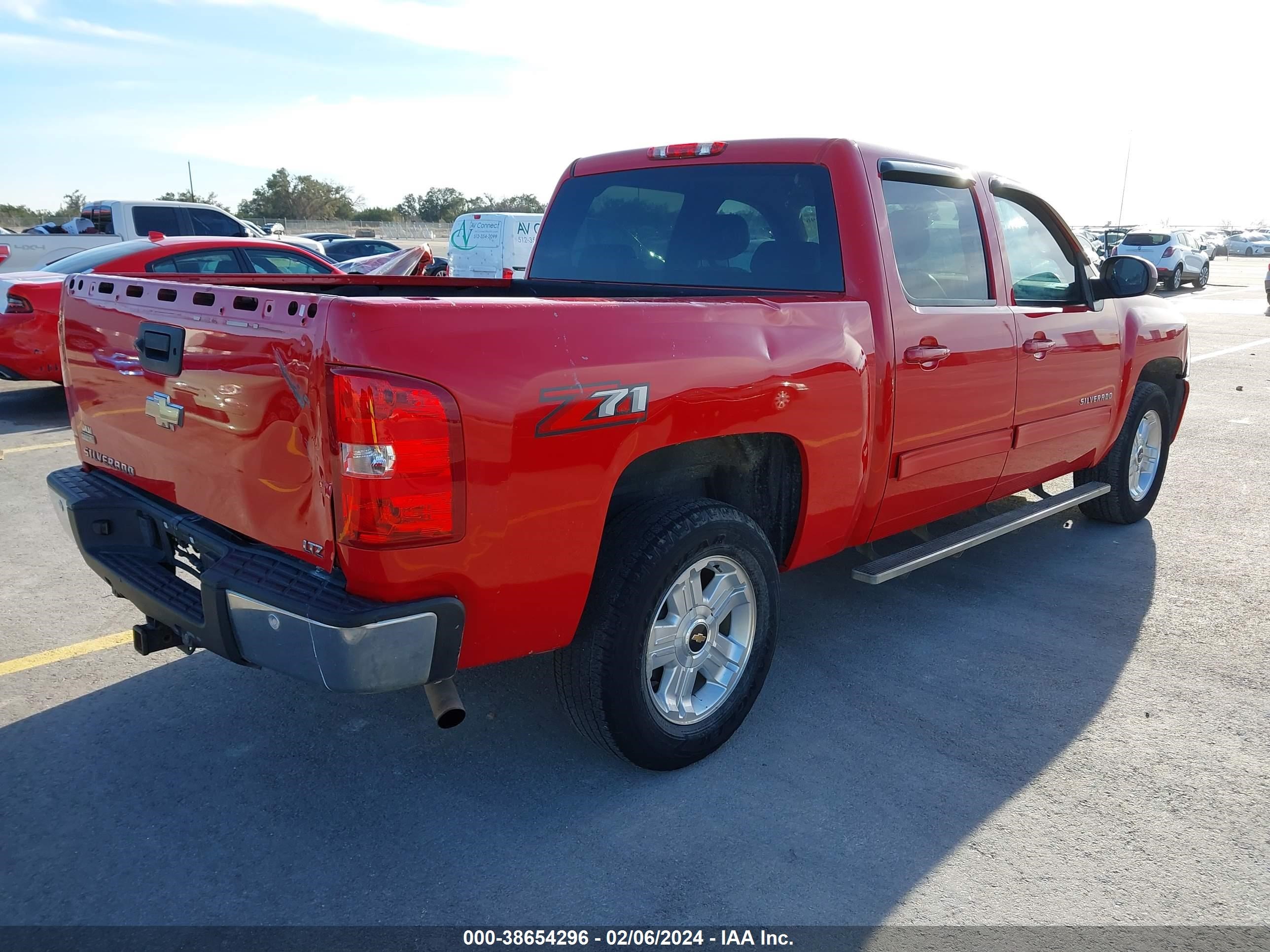 Photo 3 VIN: 3GCPCTE07BG238605 - CHEVROLET SILVERADO 