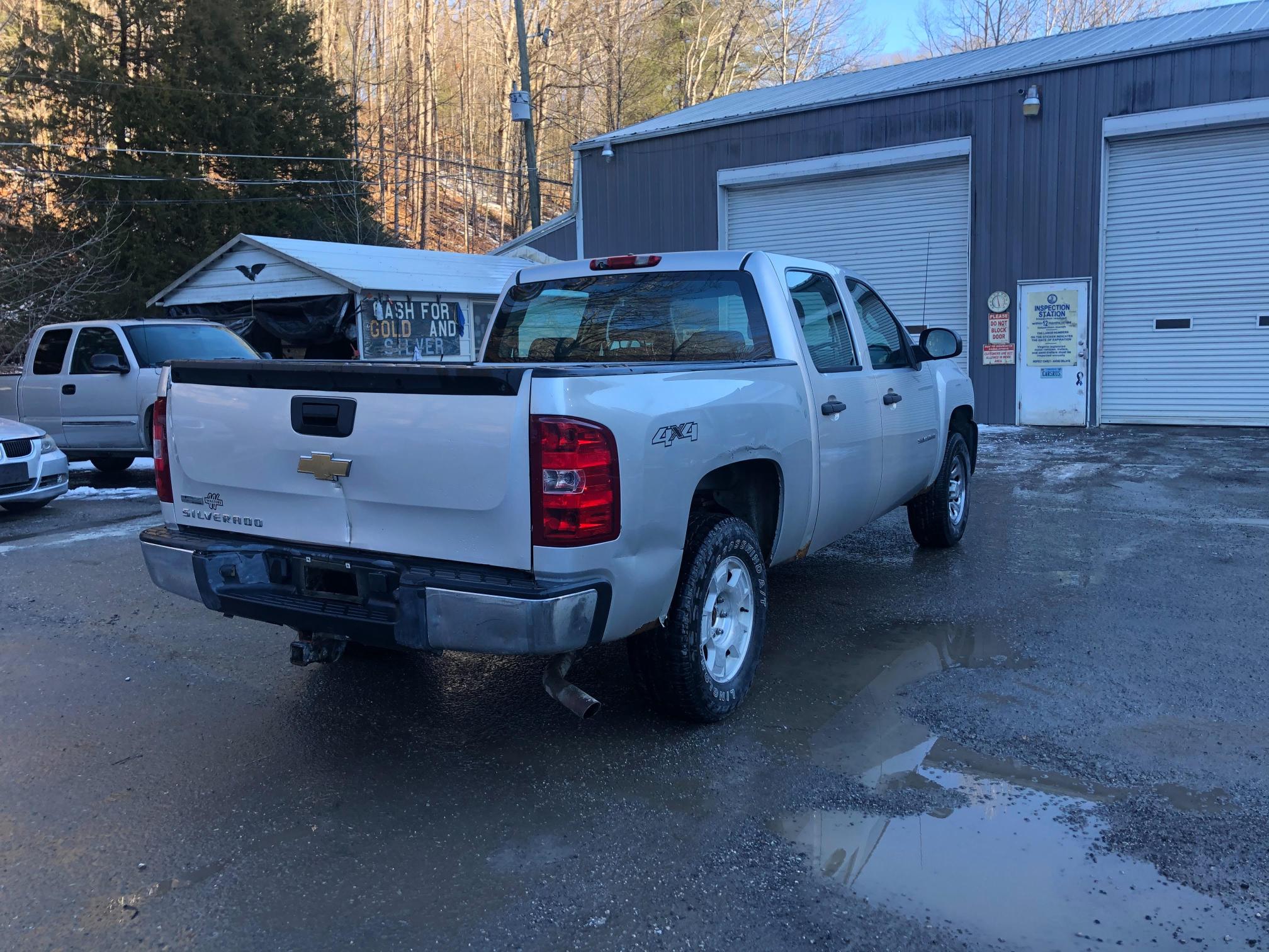 Photo 3 VIN: 3GCPKPEA3BG403911 - CHEVROLET SILVERADO 