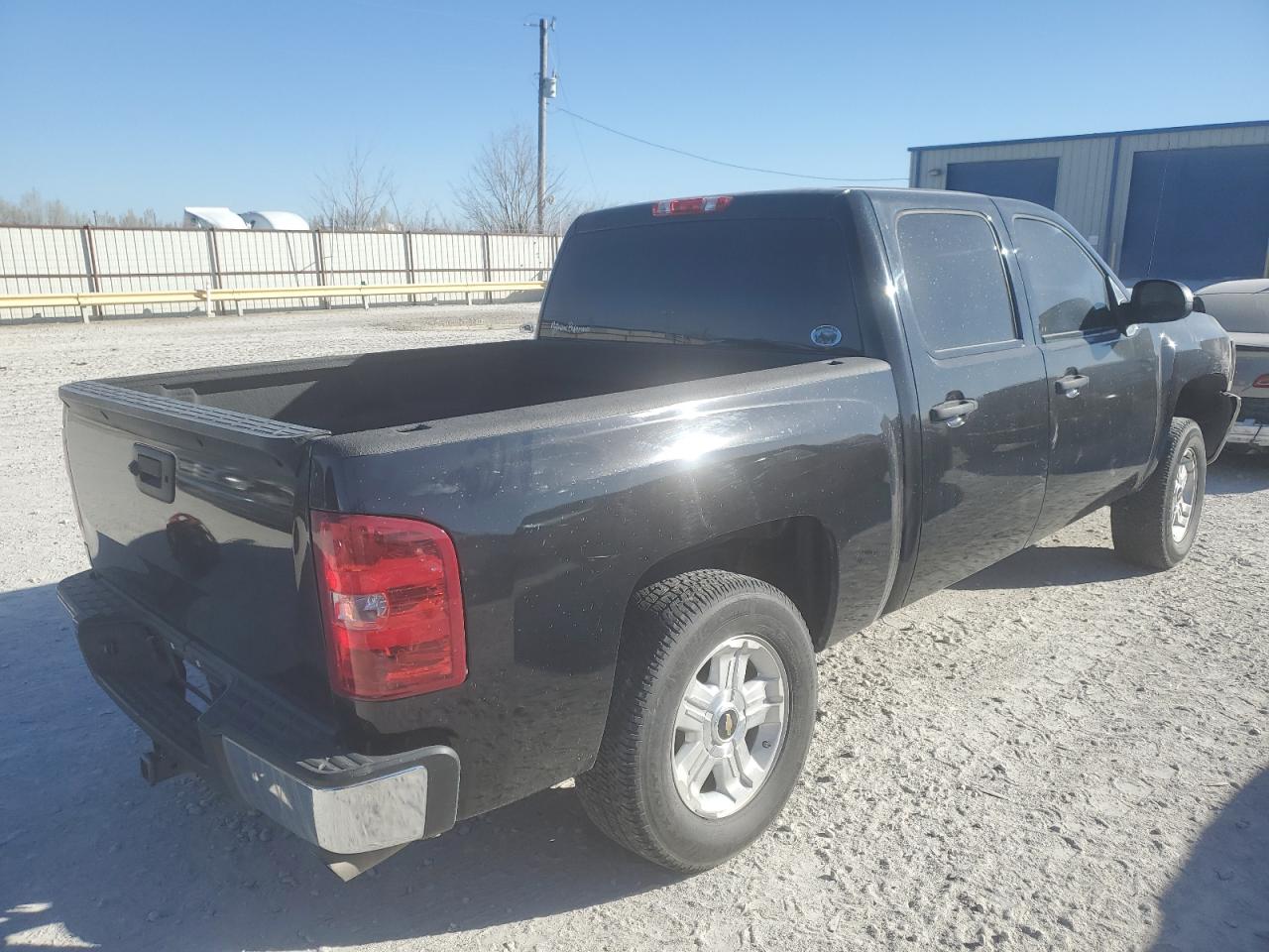 Photo 2 VIN: 3GCPKSE21DG168942 - CHEVROLET SILVERADO 