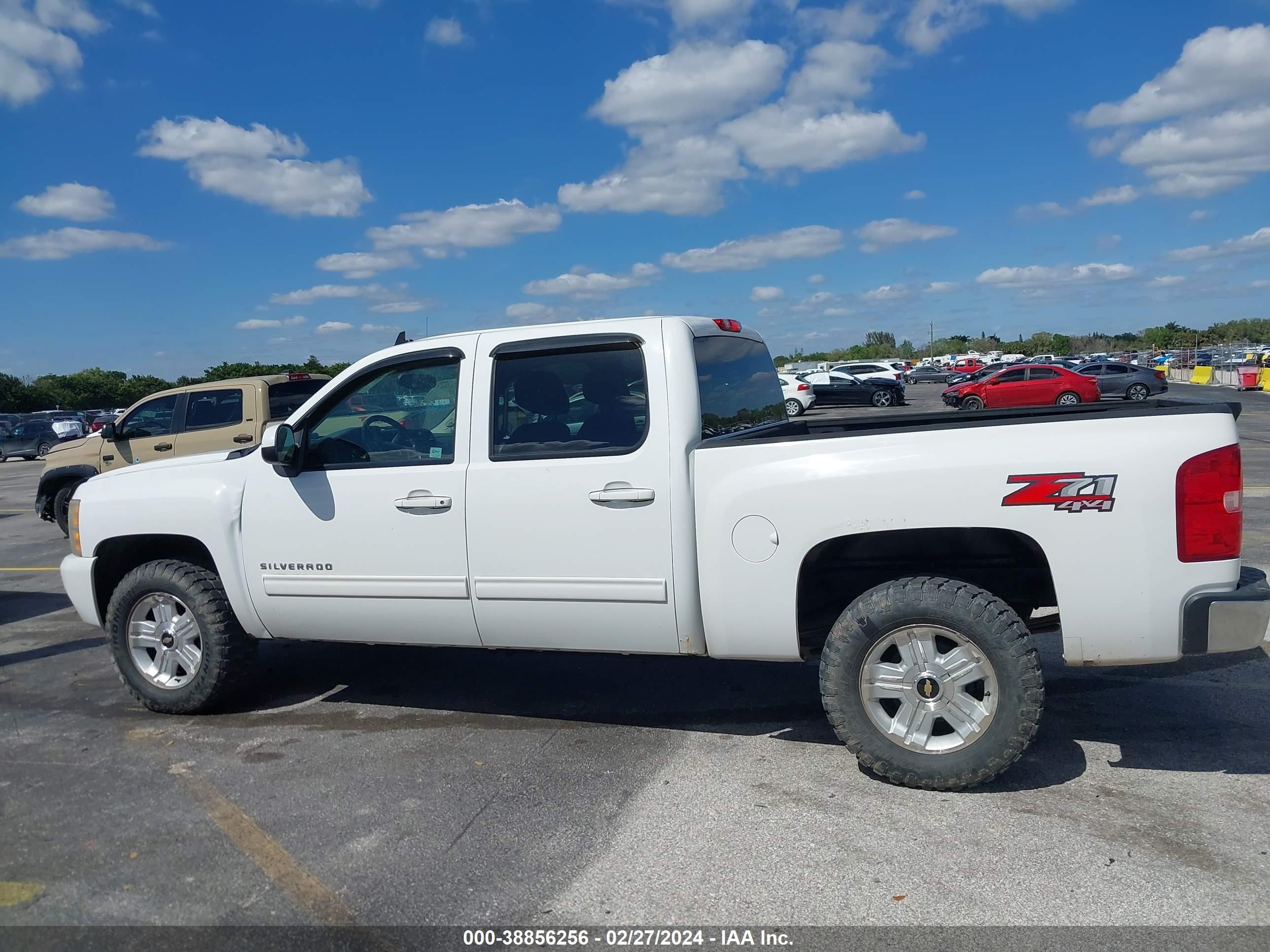 Photo 16 VIN: 3GCPKSE30BG294005 - CHEVROLET SILVERADO 