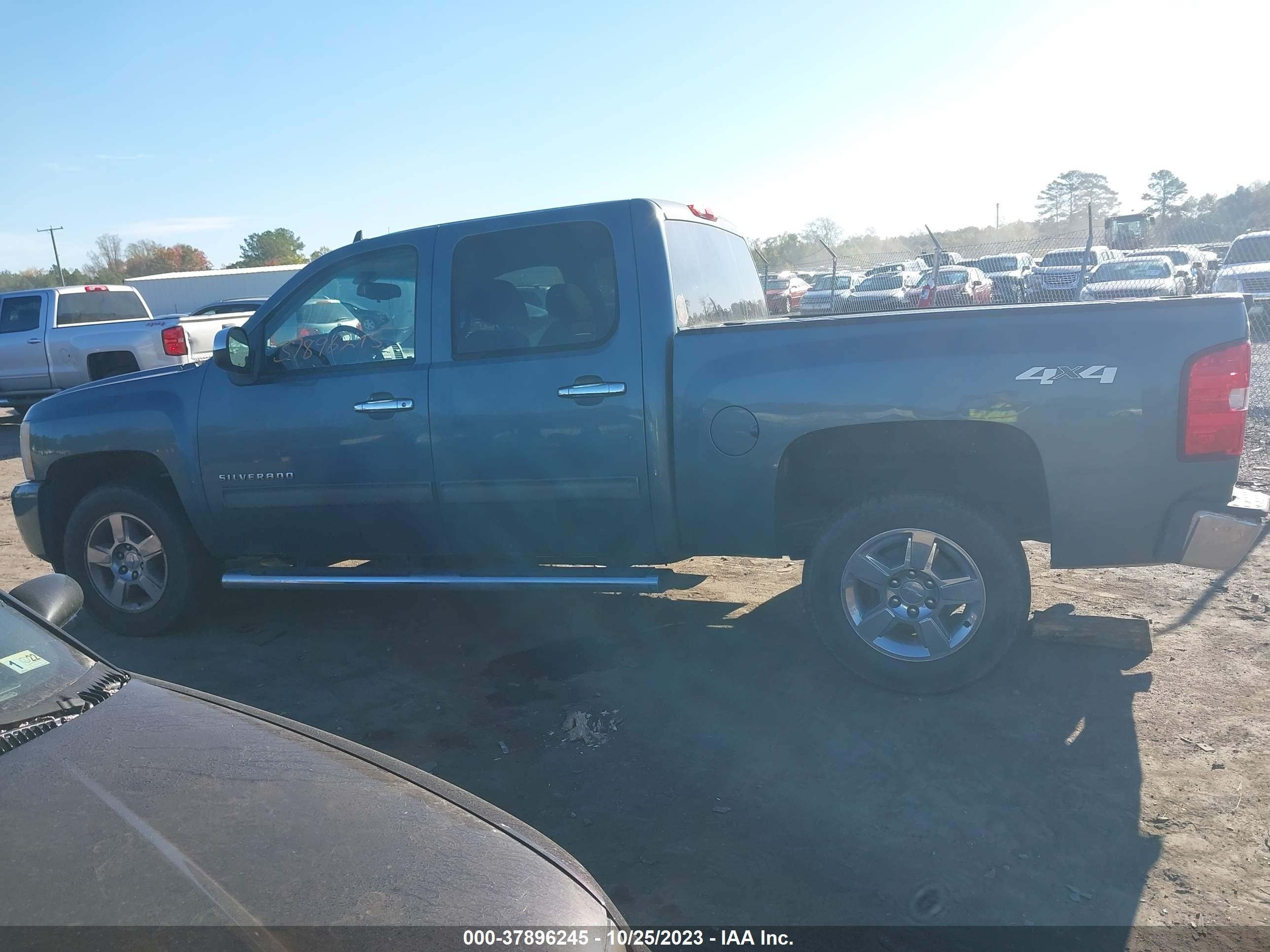 Photo 13 VIN: 3GCPKSE30BG396792 - CHEVROLET SILVERADO 