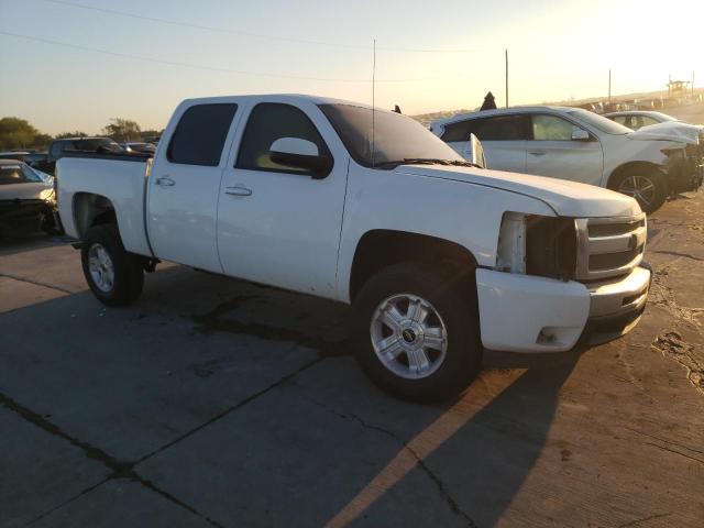 Photo 3 VIN: 3GCPKSE31BG143884 - CHEVROLET SILVERADO 