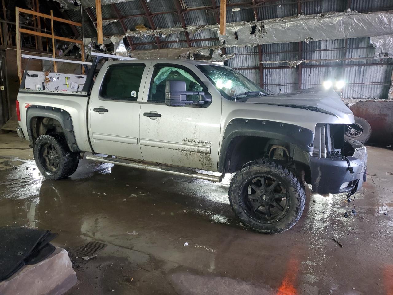 Photo 3 VIN: 3GCPKSE31BG362554 - CHEVROLET SILVERADO 