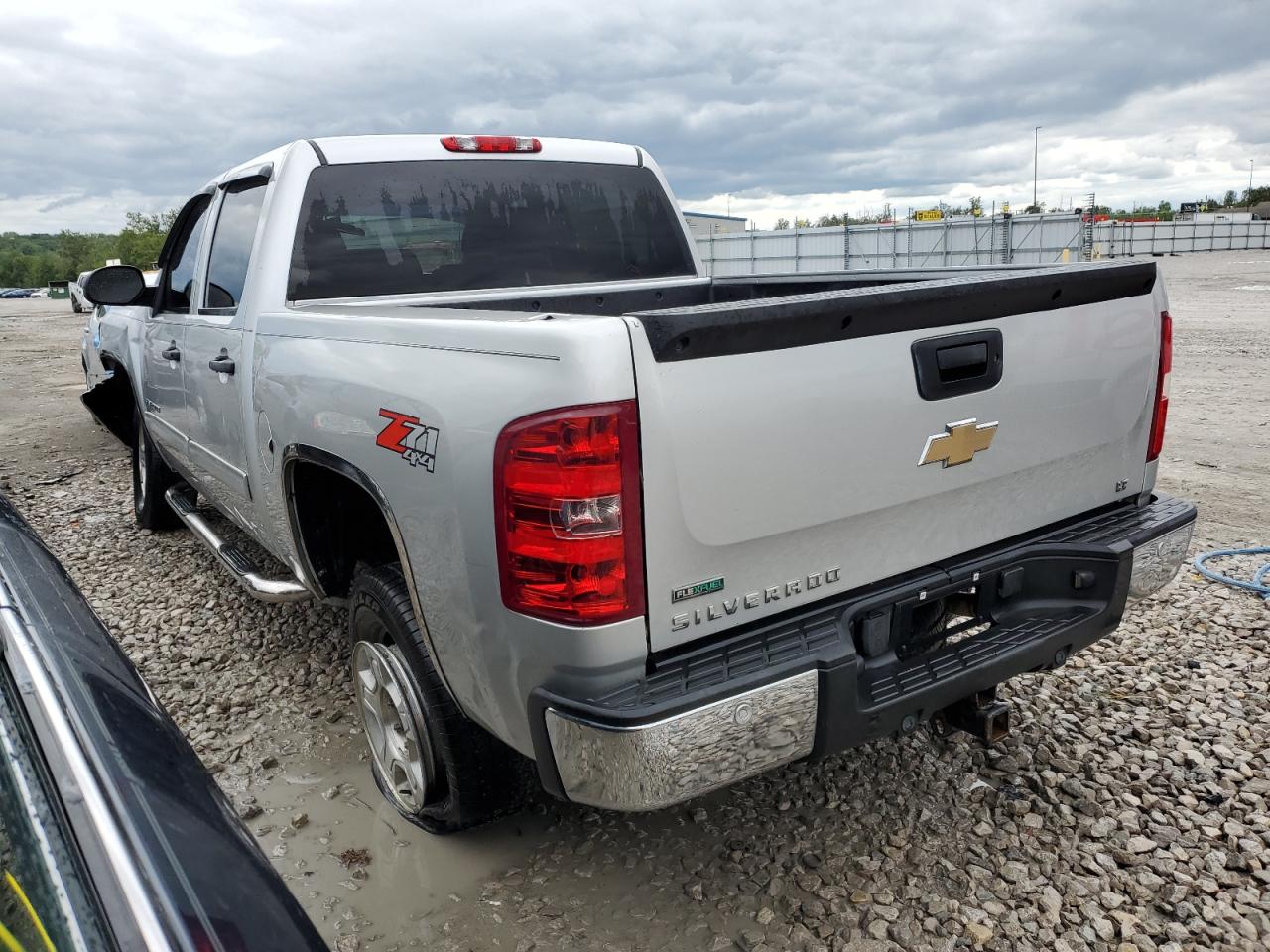 Photo 1 VIN: 3GCPKSE32BG186646 - CHEVROLET SILVERADO 