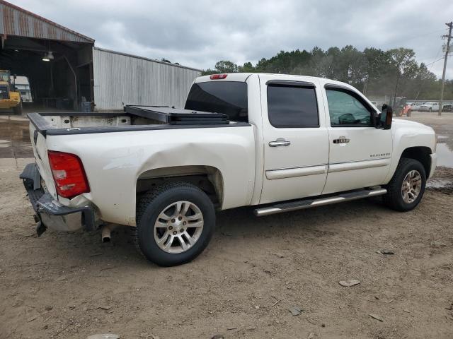 Photo 2 VIN: 3GCPKSE32BG220973 - CHEVROLET SILVERADO 