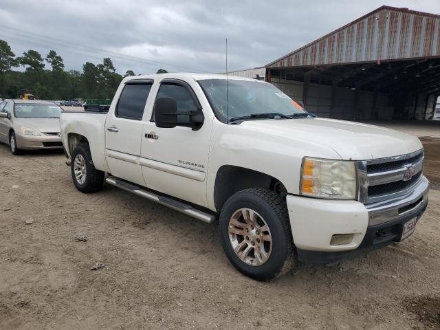 Photo 3 VIN: 3GCPKSE32BG220973 - CHEVROLET SILVERADO 