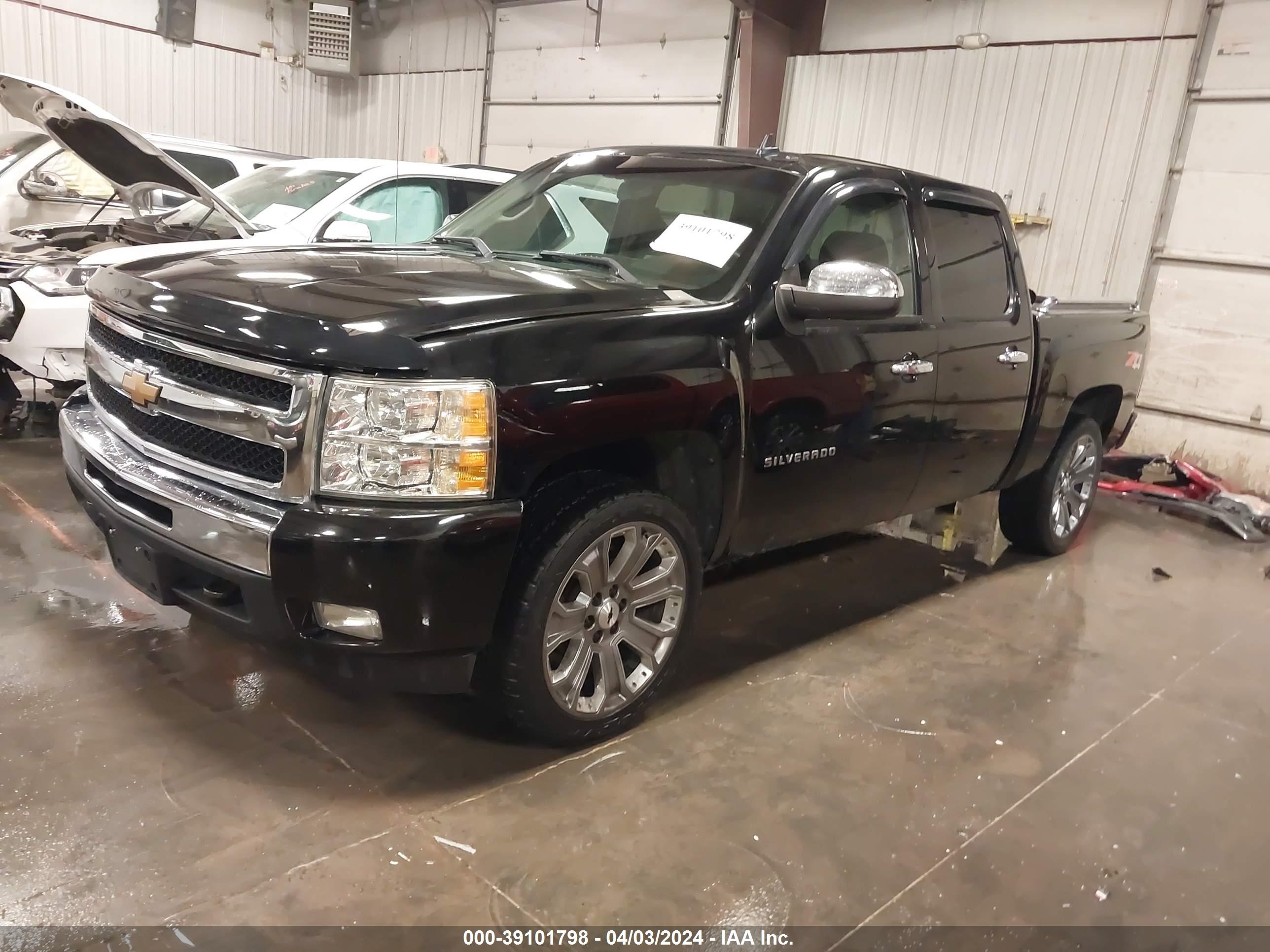 Photo 1 VIN: 3GCPKSE32BG374387 - CHEVROLET SILVERADO 