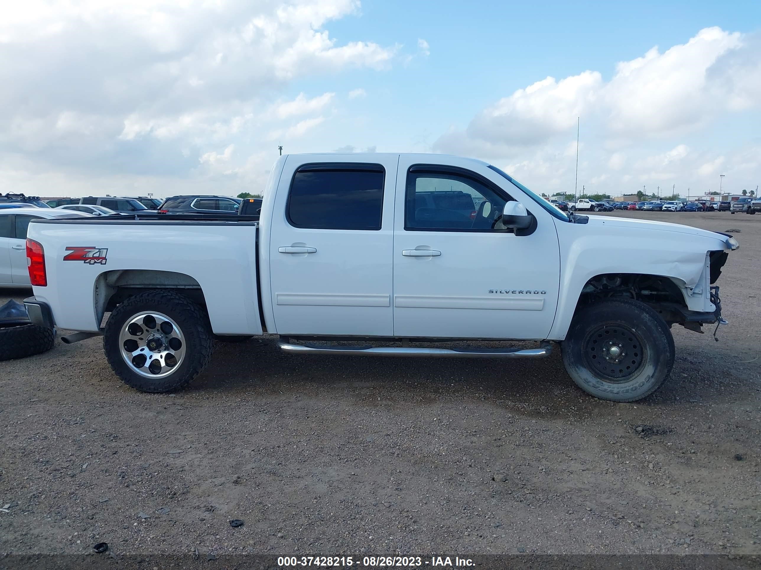 Photo 13 VIN: 3GCPKSE32BG396440 - CHEVROLET SILVERADO 