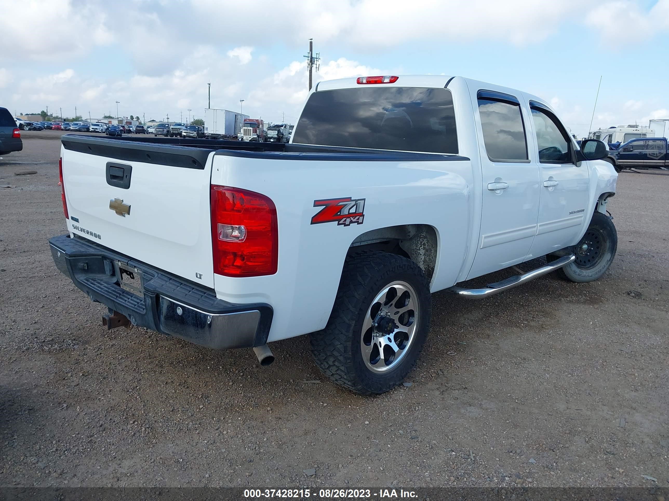 Photo 3 VIN: 3GCPKSE32BG396440 - CHEVROLET SILVERADO 