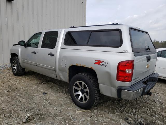 Photo 2 VIN: 3GCPKSE33BG241587 - CHEVROLET SILVERADO 