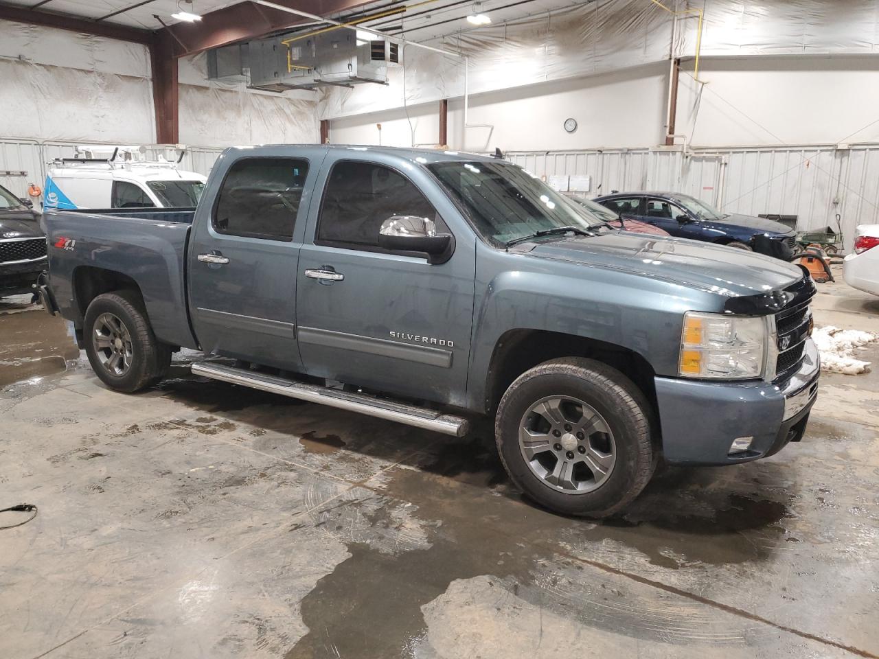 Photo 3 VIN: 3GCPKSE33BG297268 - CHEVROLET SILVERADO 