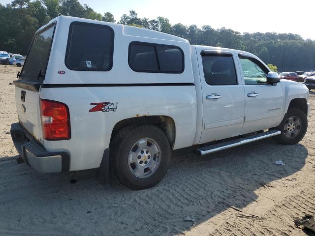 Photo 2 VIN: 3GCPKSE33BG303134 - CHEVROLET SILVERADO 