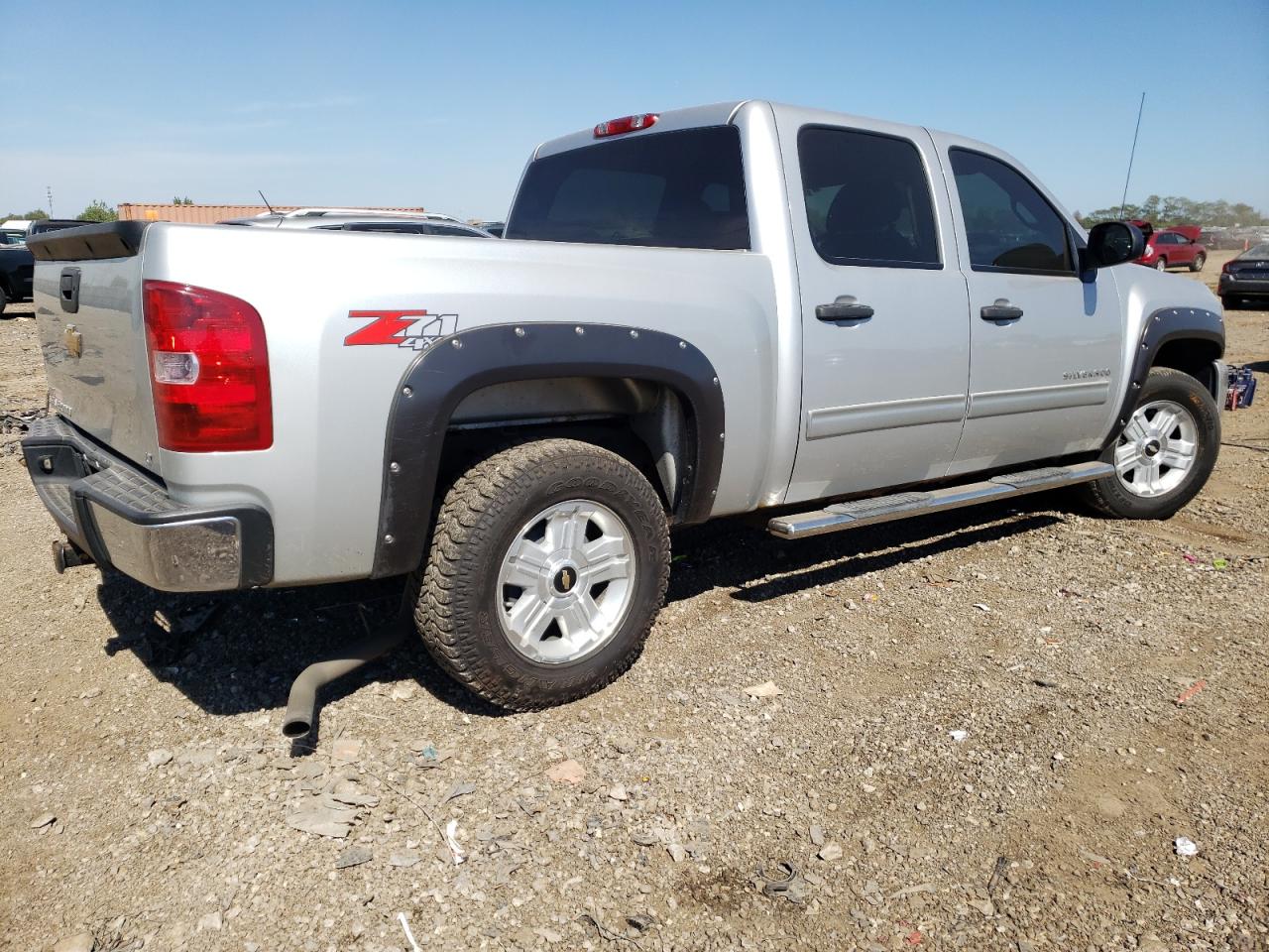 Photo 2 VIN: 3GCPKSE35BG188746 - CHEVROLET SILVERADO 