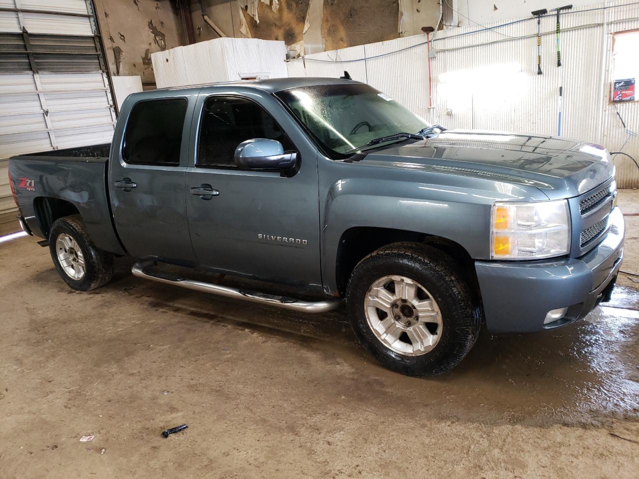 Photo 3 VIN: 3GCPKSE35BG322879 - CHEVROLET SILVERADO 