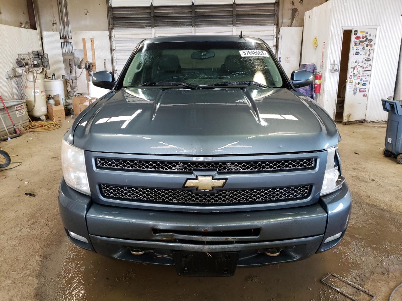 Photo 4 VIN: 3GCPKSE35BG322879 - CHEVROLET SILVERADO 