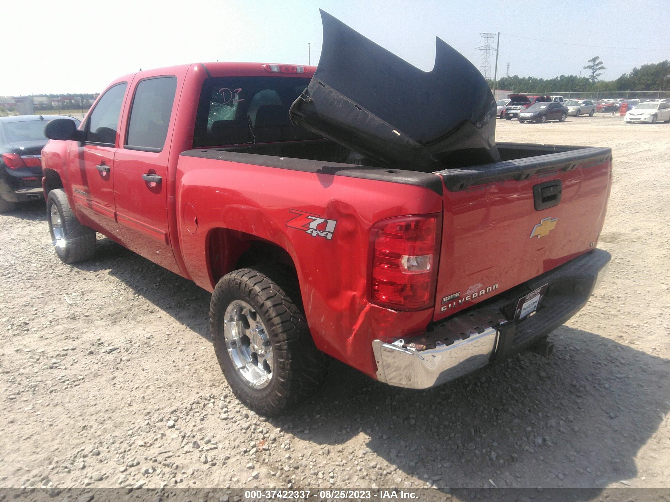 Photo 2 VIN: 3GCPKSE36BG364834 - CHEVROLET SILVERADO 