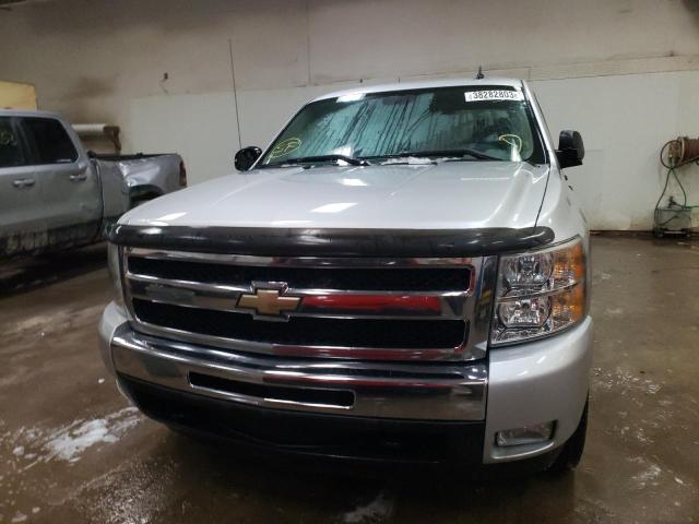 Photo 4 VIN: 3GCPKSE37BG302861 - CHEVROLET SILVERADO 