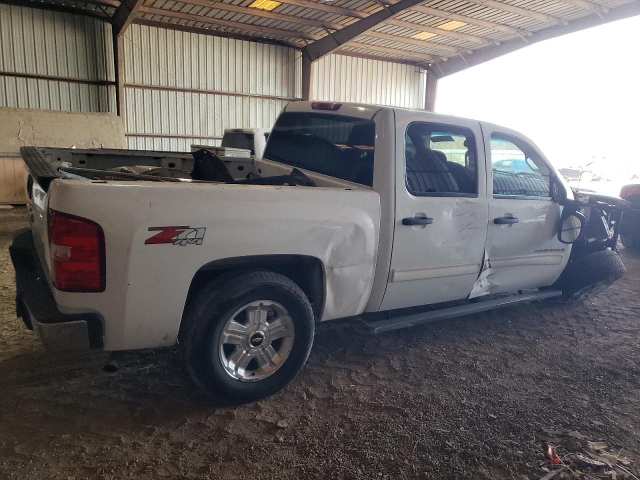 Photo 2 VIN: 3GCPKSE37BG316369 - CHEVROLET SILVERADO 