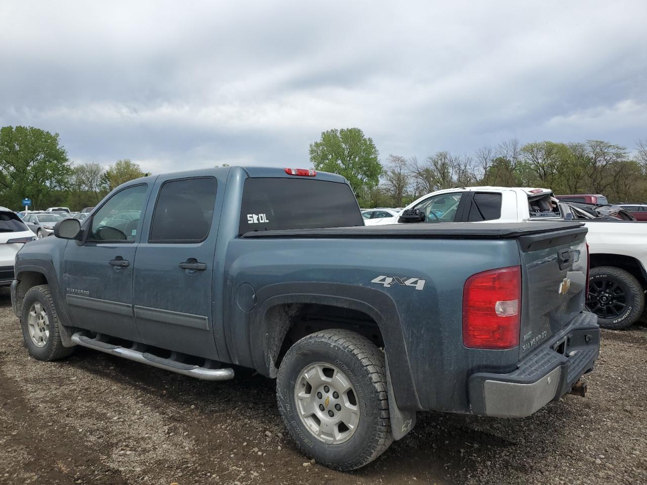 Photo 1 VIN: 3GCPKSE37BG341904 - CHEVROLET SILVERADO 