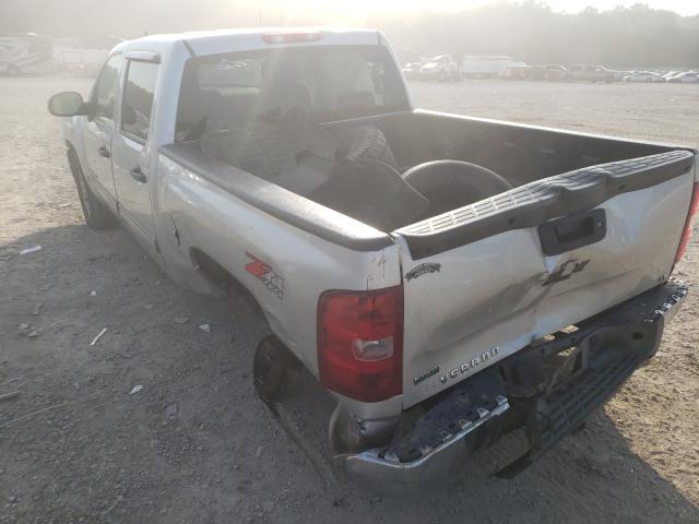 Photo 2 VIN: 3GCPKSE38BG213705 - CHEVROLET SILVERADO 