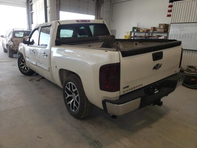 Photo 2 VIN: 3GCPKSE38BG258384 - CHEVROLET SILVERADO 