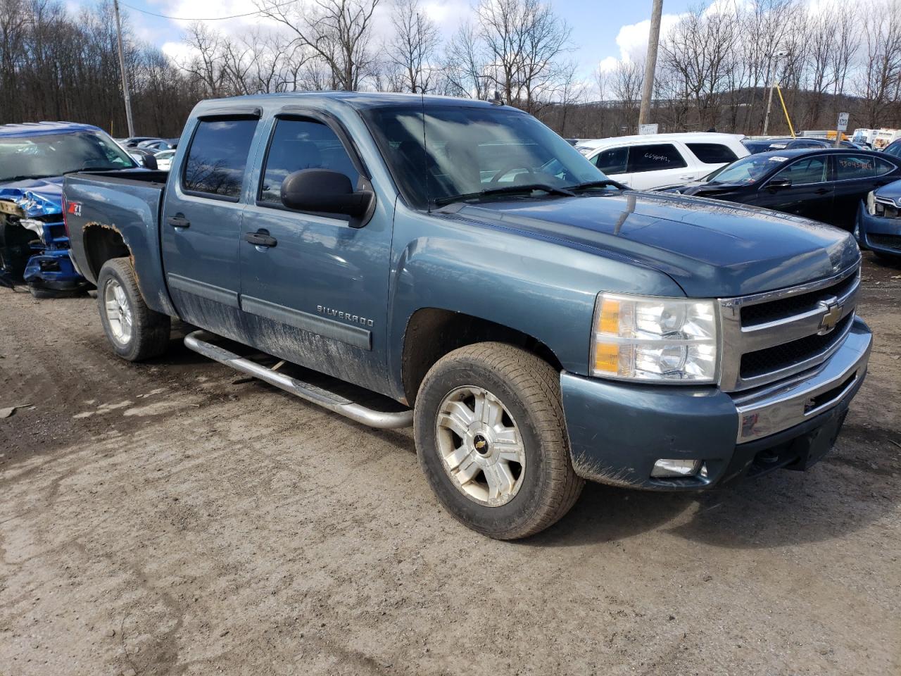 Photo 3 VIN: 3GCPKSE38BG350143 - CHEVROLET SILVERADO 