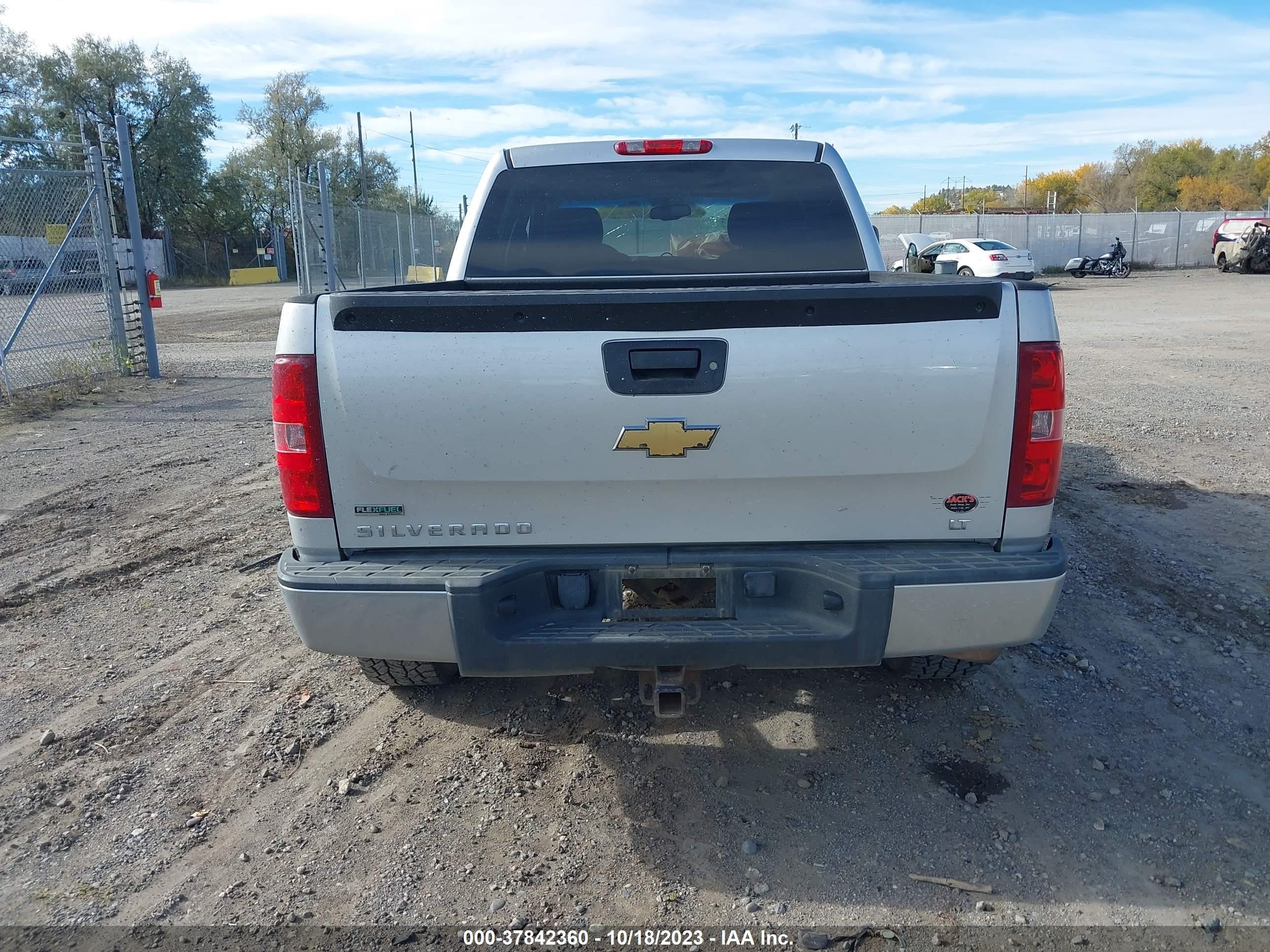 Photo 16 VIN: 3GCPKSE3XBG138604 - CHEVROLET SILVERADO 