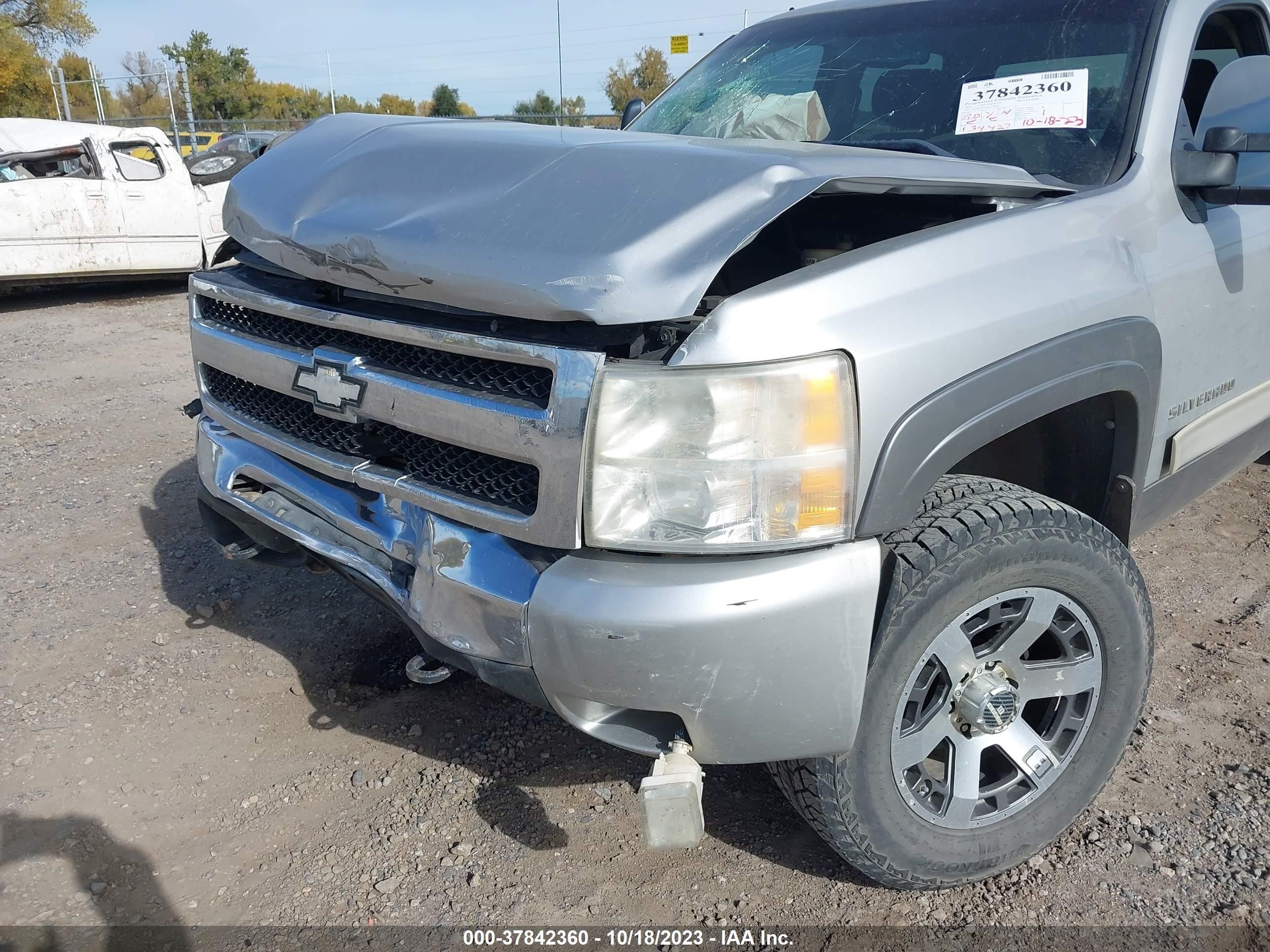 Photo 5 VIN: 3GCPKSE3XBG138604 - CHEVROLET SILVERADO 