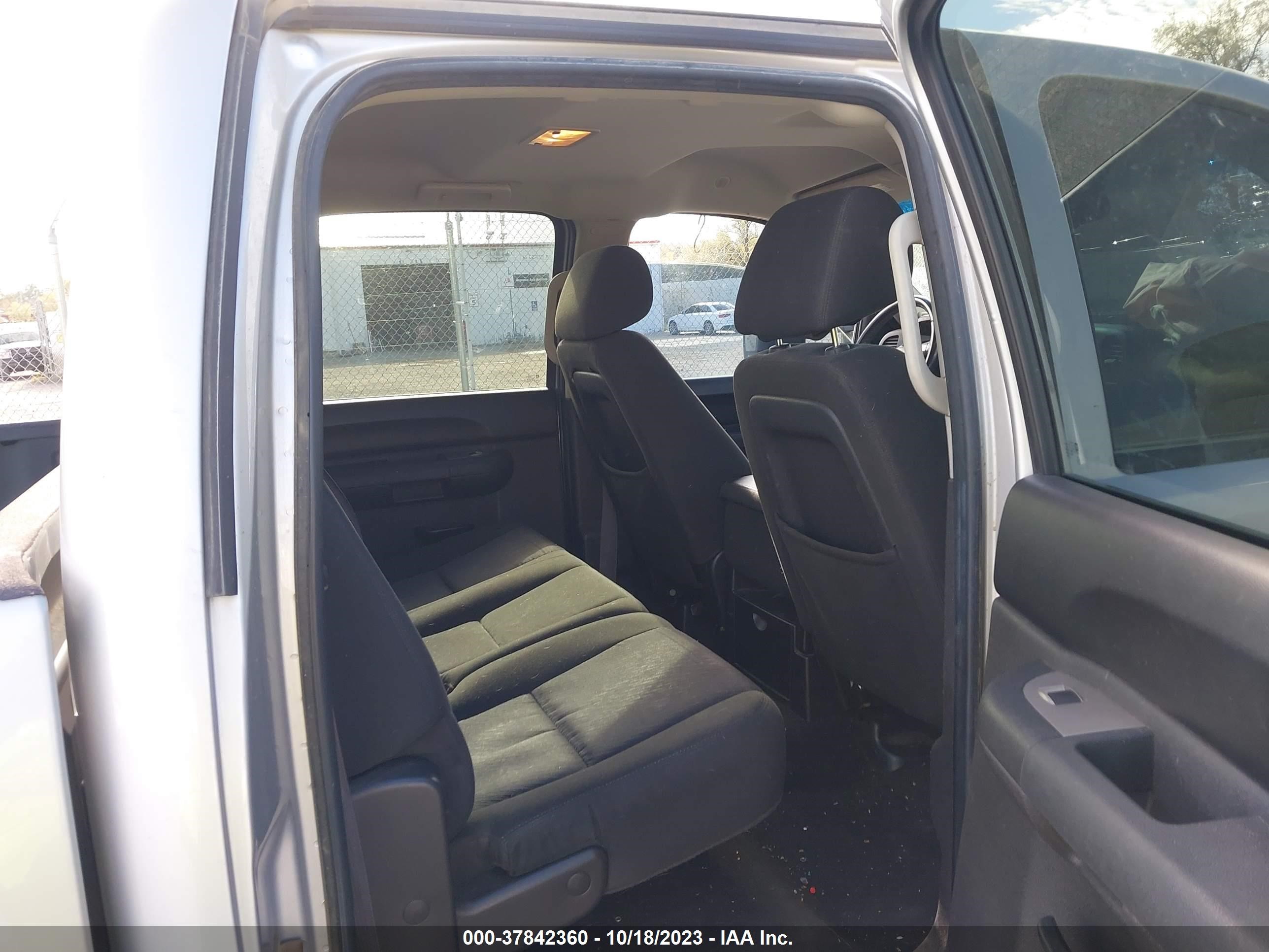 Photo 7 VIN: 3GCPKSE3XBG138604 - CHEVROLET SILVERADO 