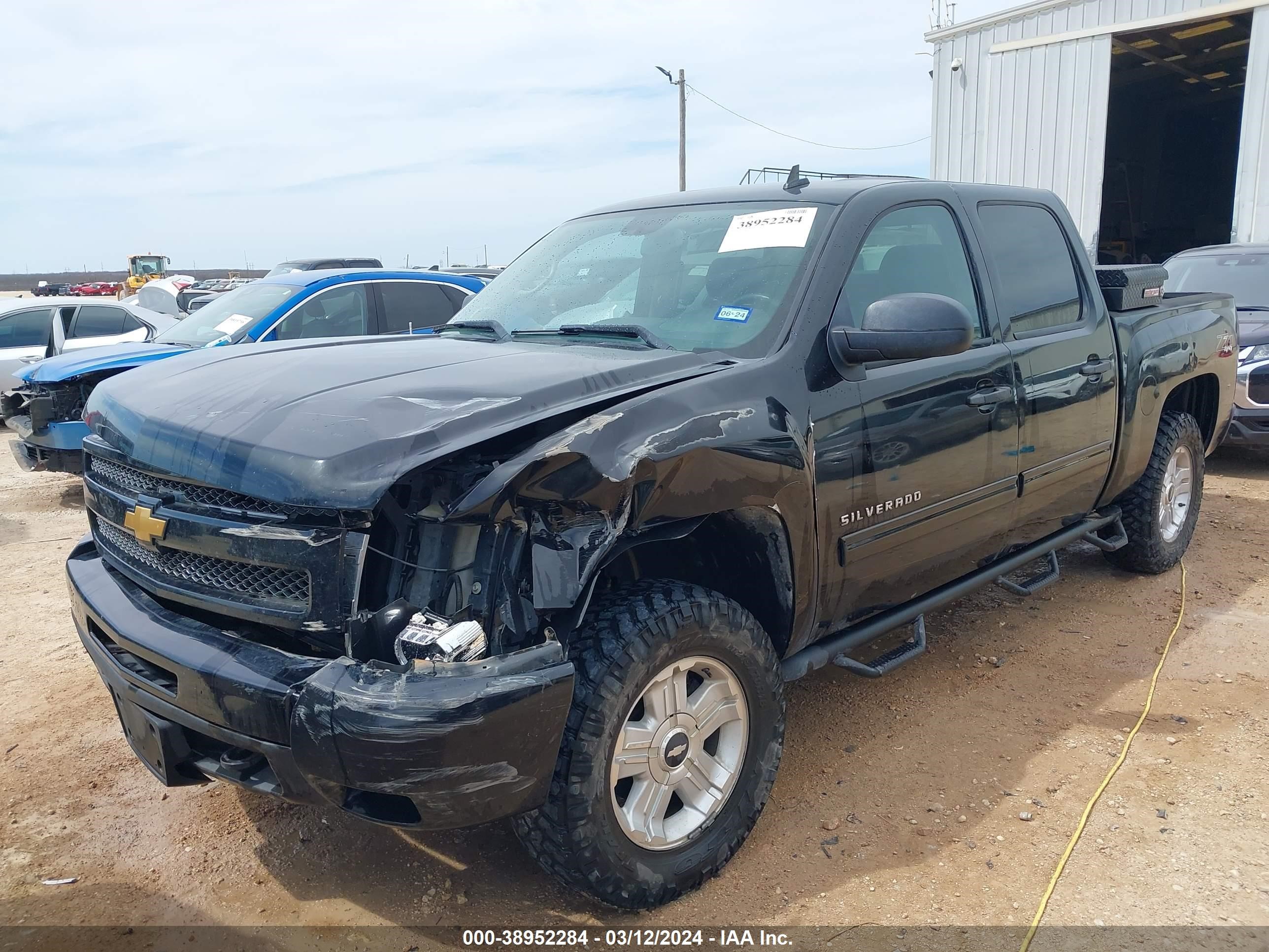 Photo 1 VIN: 3GCPKSE3XBG244003 - CHEVROLET SILVERADO 