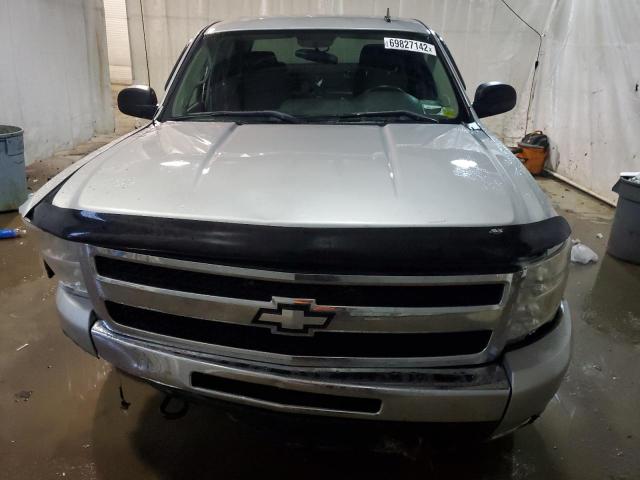 Photo 4 VIN: 3GCPKSE3XBG345445 - CHEVROLET SILVERADO 