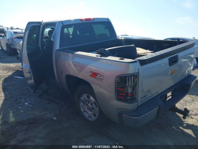 Photo 2 VIN: 3GCPKSE3XBG362715 - CHEVROLET SILVERADO 1500 